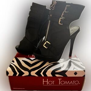 Hot Tomato Sz 7 black leather heeled booties